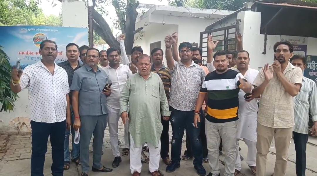 व्यापारियों ने दी चेतावनी, बैकफुट पर आयी पुलिस