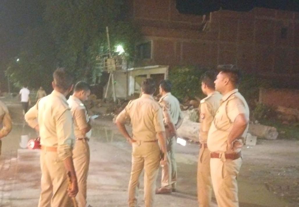 ड्यूटी से लौट रहे रेल कर्मी को युवकों ने गोली मारी