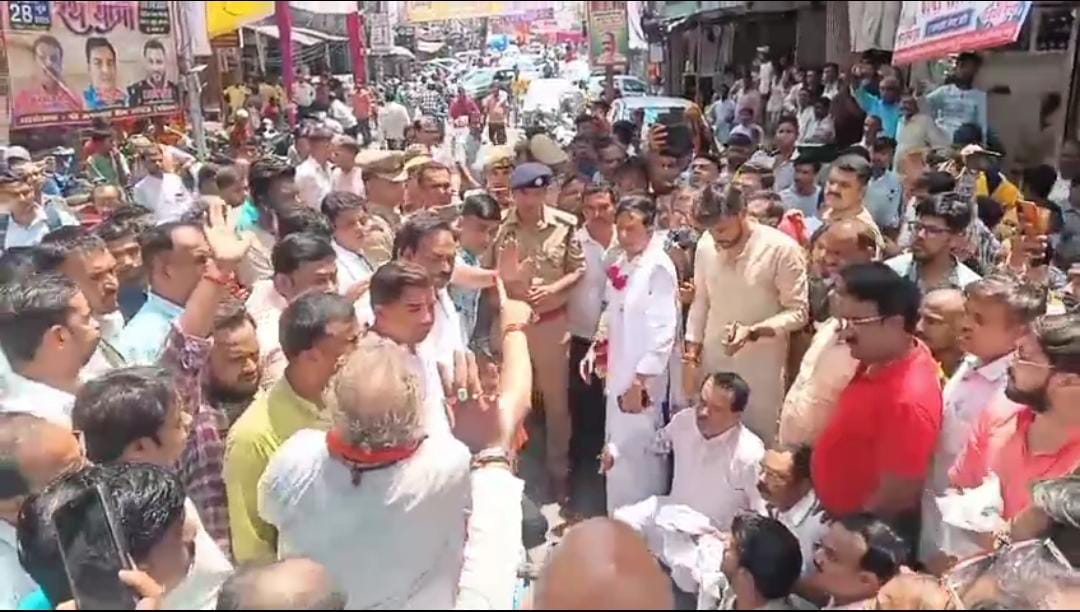 संतों से अभद्रता दरोगा के निलंबन के बाद निकली जगन्नाथ रथयात्रा