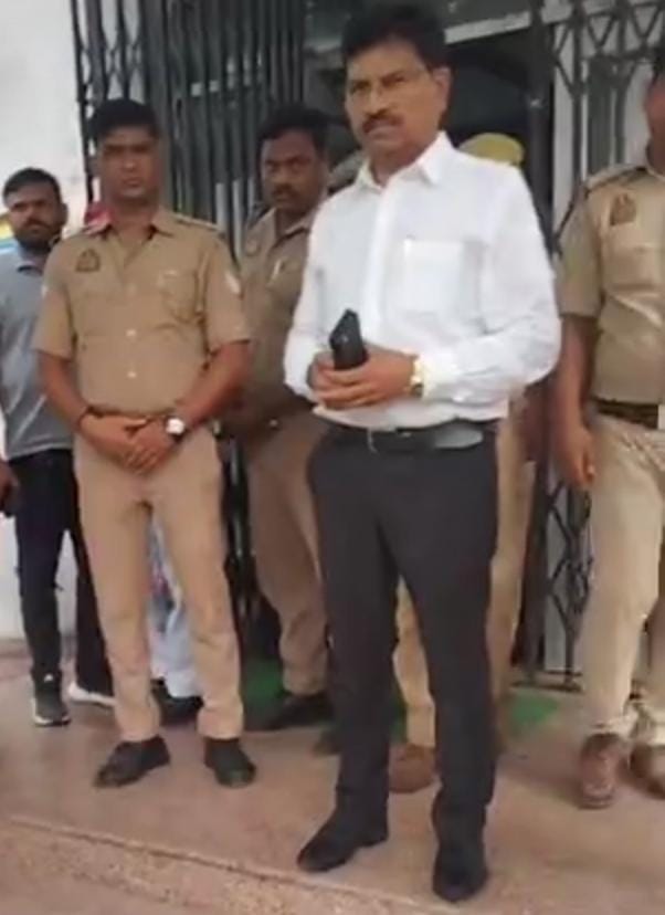 दबाव बनाकर कुर्सी से हटाए गए सीएमओ हरिदत्त नेमी