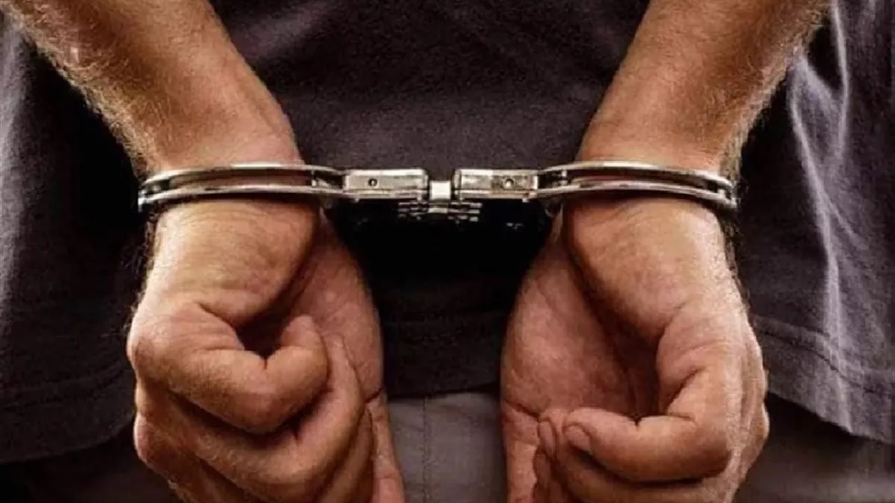 युवती से दुष्कर्म कर वायरल की अश्लील फोटो, ब्लैकमेल करके वसूली करने का आरोपी गिरफ्तार