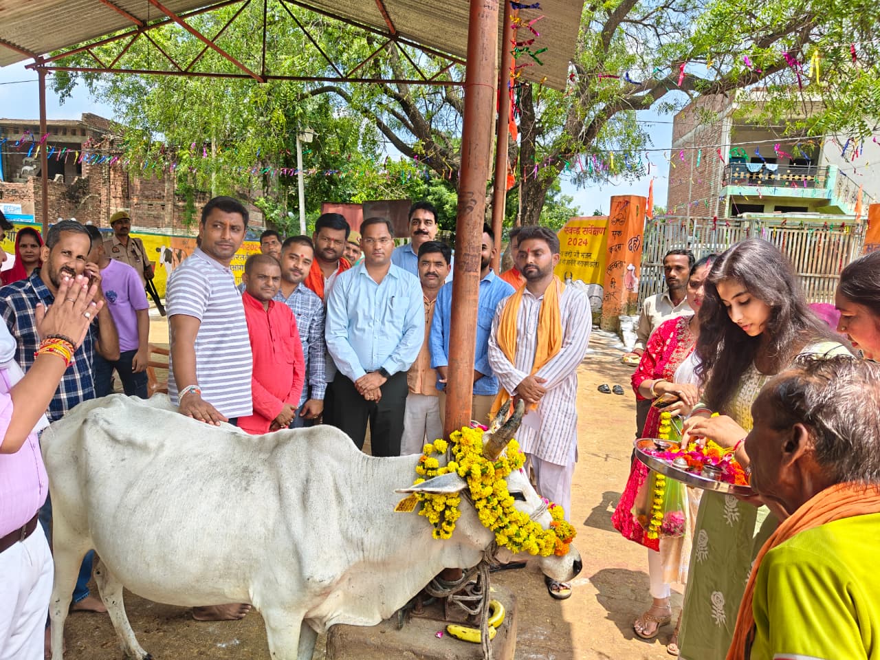 जन्माष्टमी पर मंदिरों में भीड़,जेके मंदिर पहुंचे लाखों भक्त