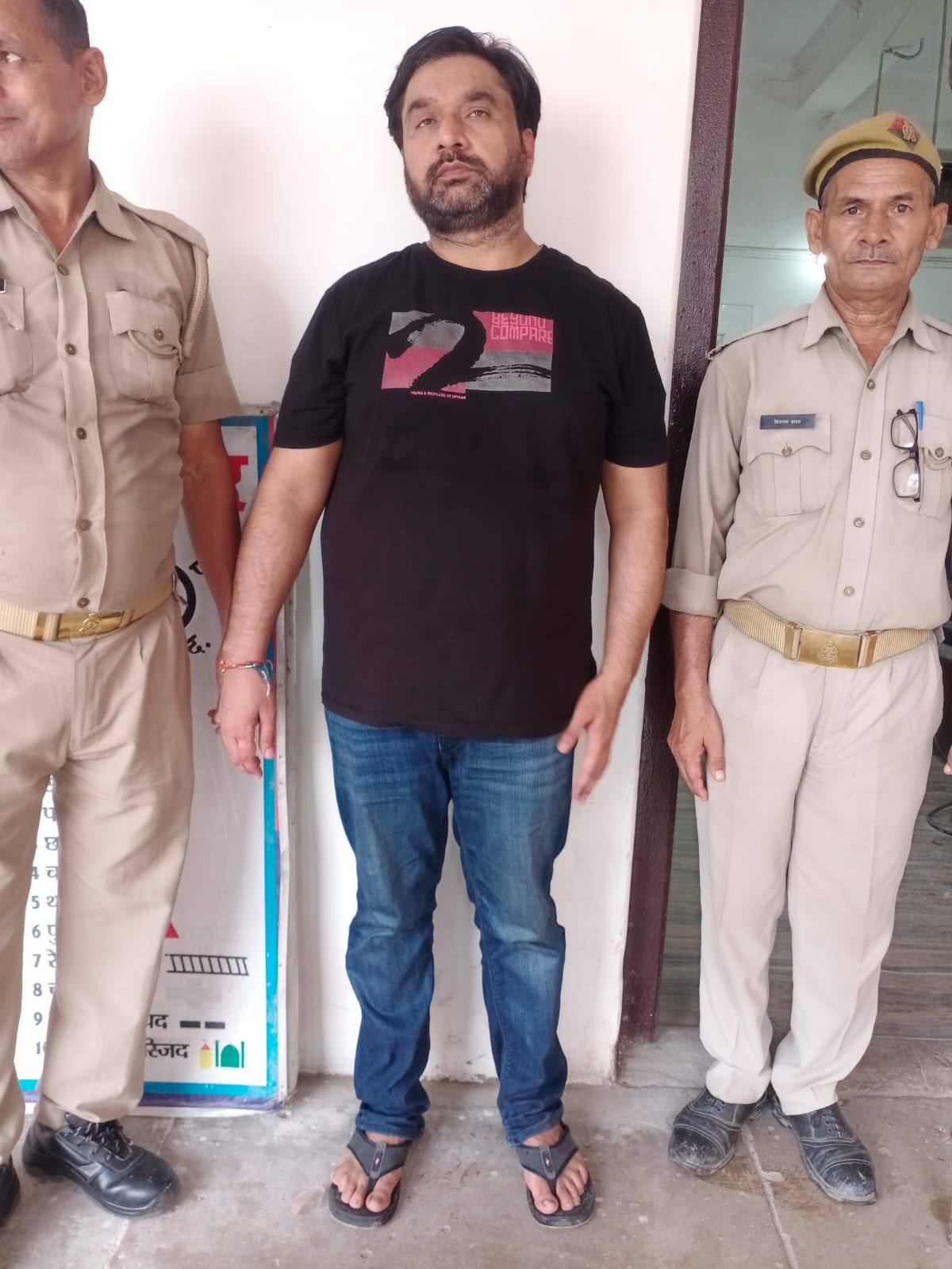 महीनों से पुलिस को चकमा दे रहा नारायण भदौरिया गिरफ्तार