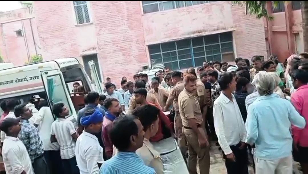 तेज रफ्तार कंटेनर ने दो युवकों पर मारा मौत का झपट्टा