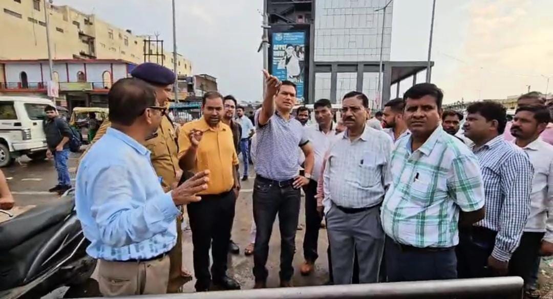 नगर आयुक्त ने संभाला मोर्चा बेहतर होगी यातायात व्यवस्था