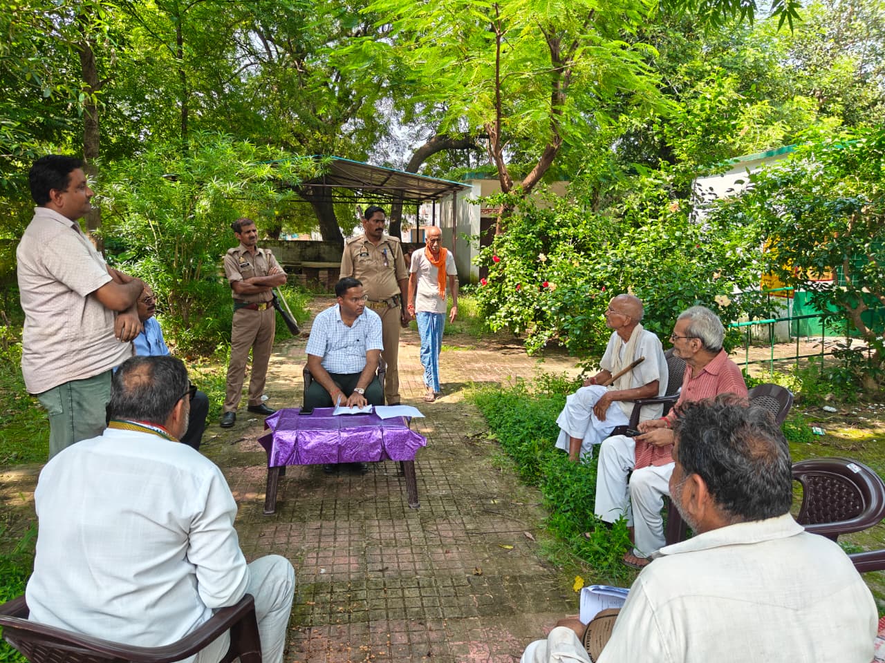 चौपाल लगाकर किया गया जटिल विवादों का निस्तारण