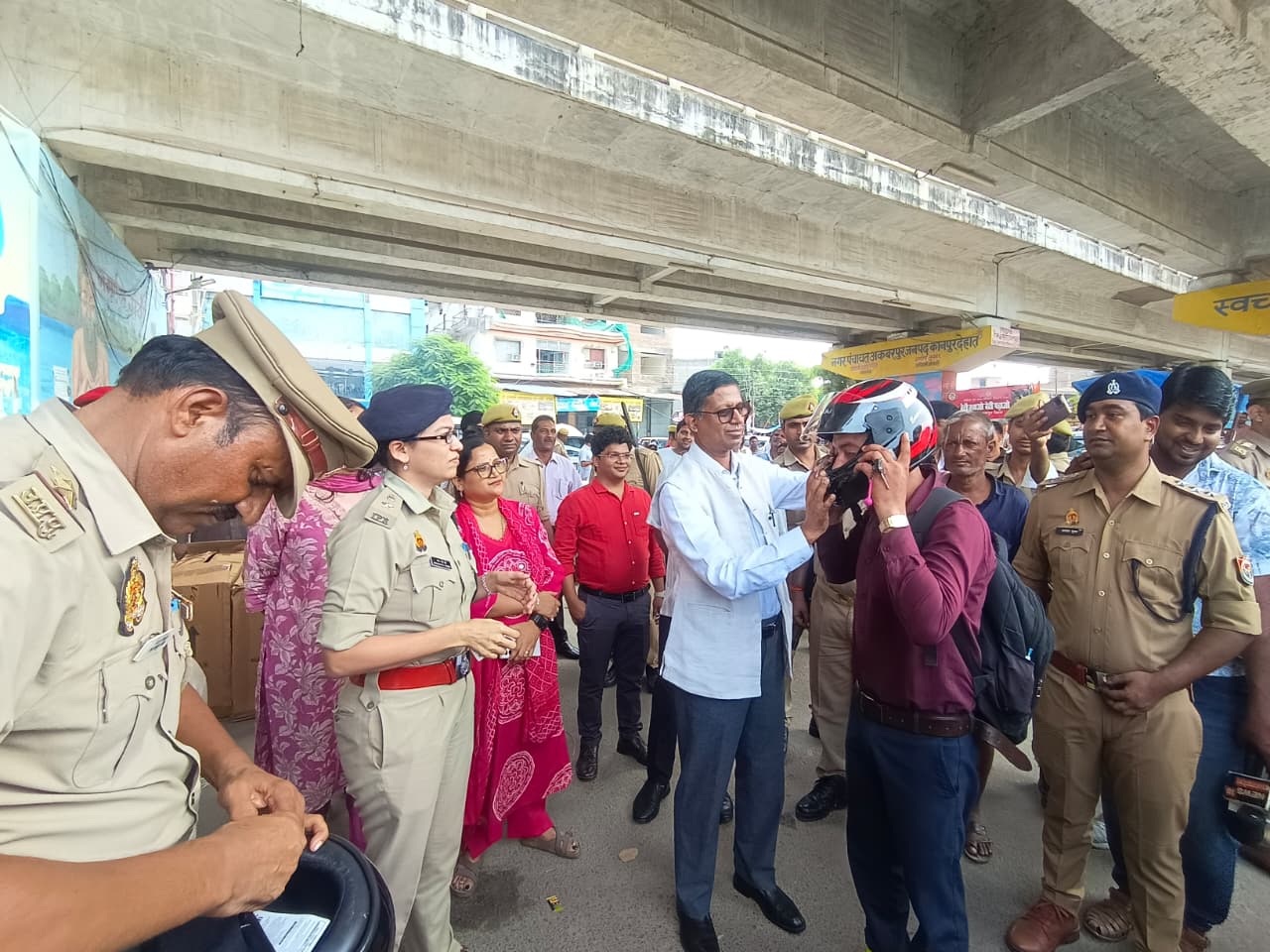 जीवन की रक्षा करता है हेलमेट-पुलिस अधीक्षक