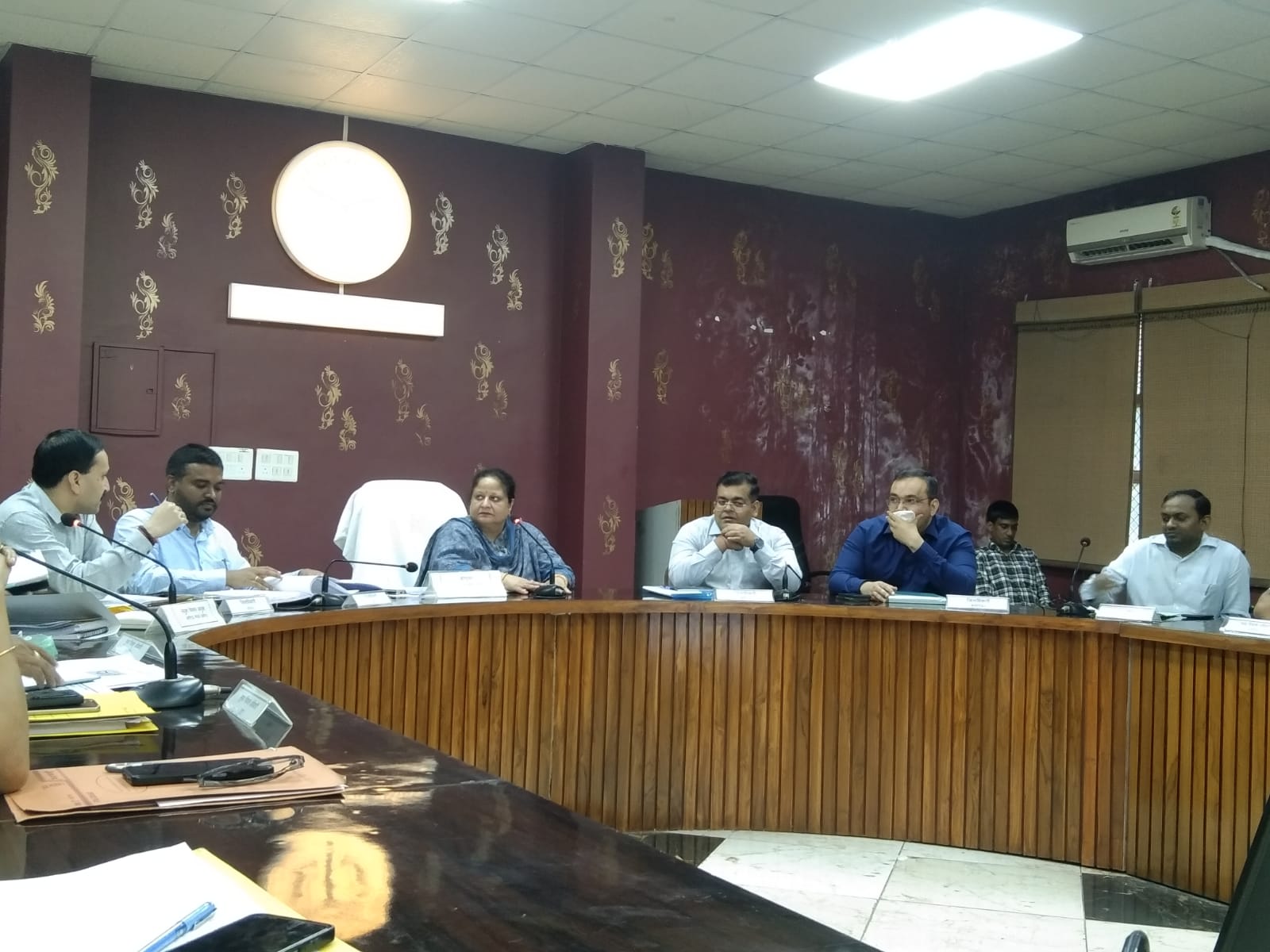 मंडलायुक्त ने खींचा विकास का खाका, रफ्तार पकड़ेंगे जनहित के कार्य