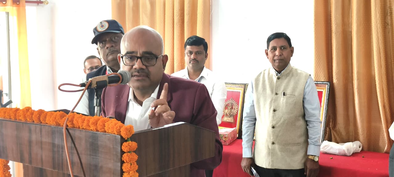 समाज के सशक्त सतंभ है नागरिक सुरक्षा स्वयंसेवकः जिलाधिकारी