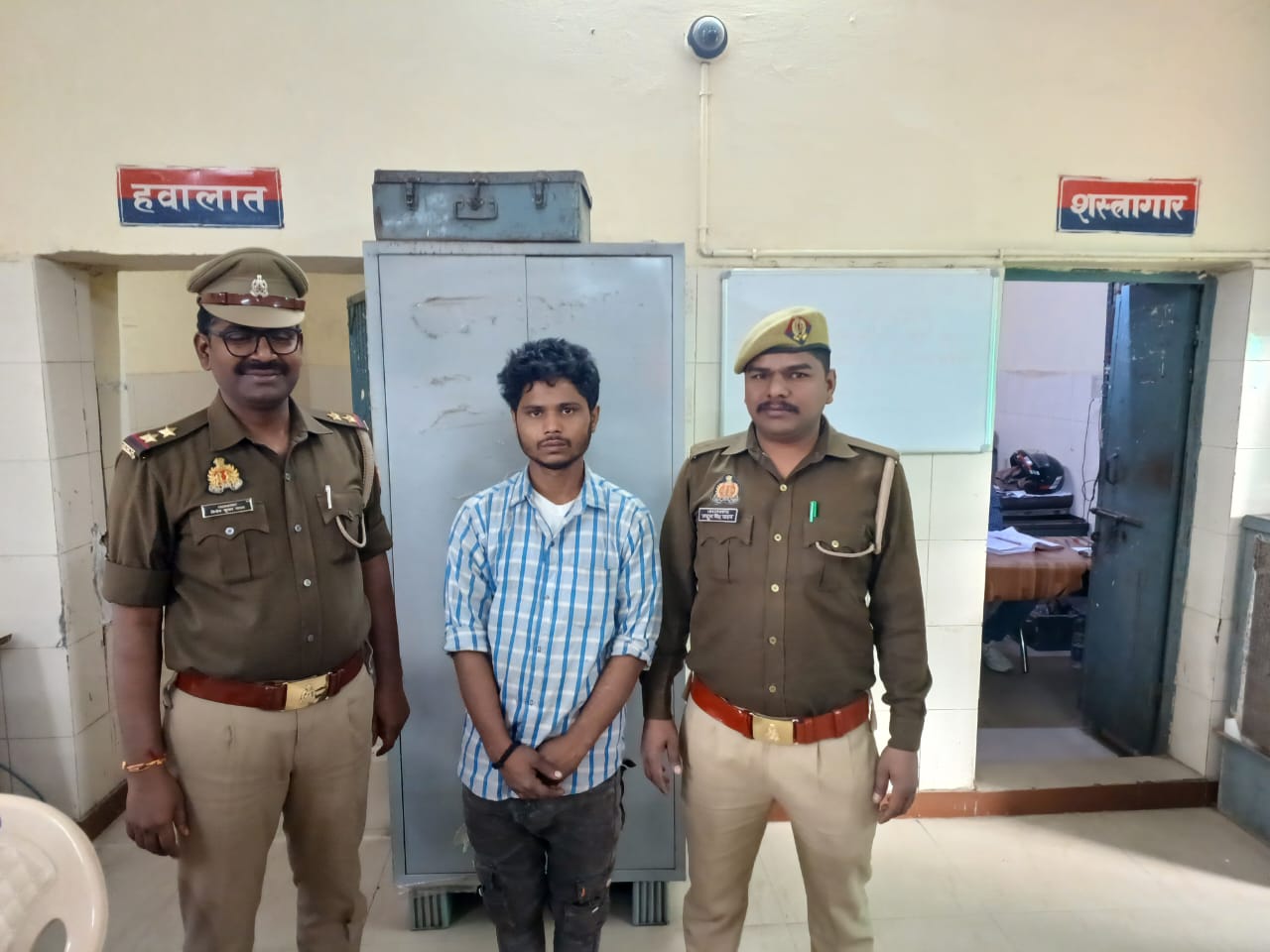 जीआरपी ने वारंटी को पकड़ा, करता था चोरी