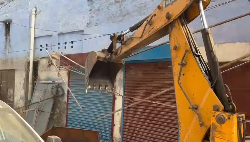 यातायात में बाधक अतिक्रमण पर टेढ़ी हुई नगर आयुक्त की नजर