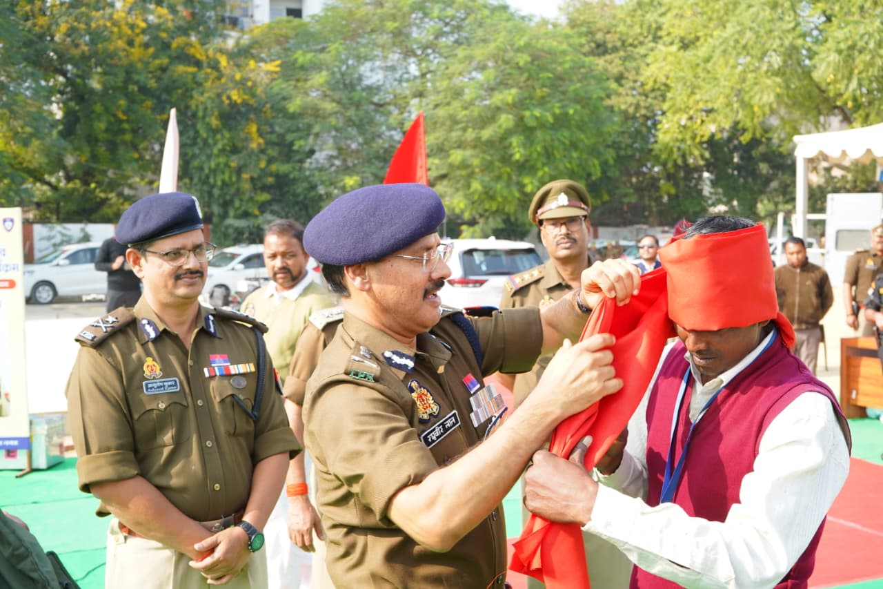 पुलिस आयुक्त ने सम्मान देकर बढ़ाया चौकीदारों का  उत्साह