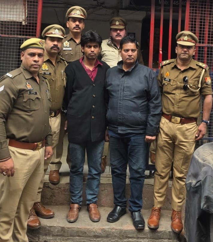 ठगी का आरोपी ताजमहल फिल्म का निदेशक इरशाद  गिरफ्तार