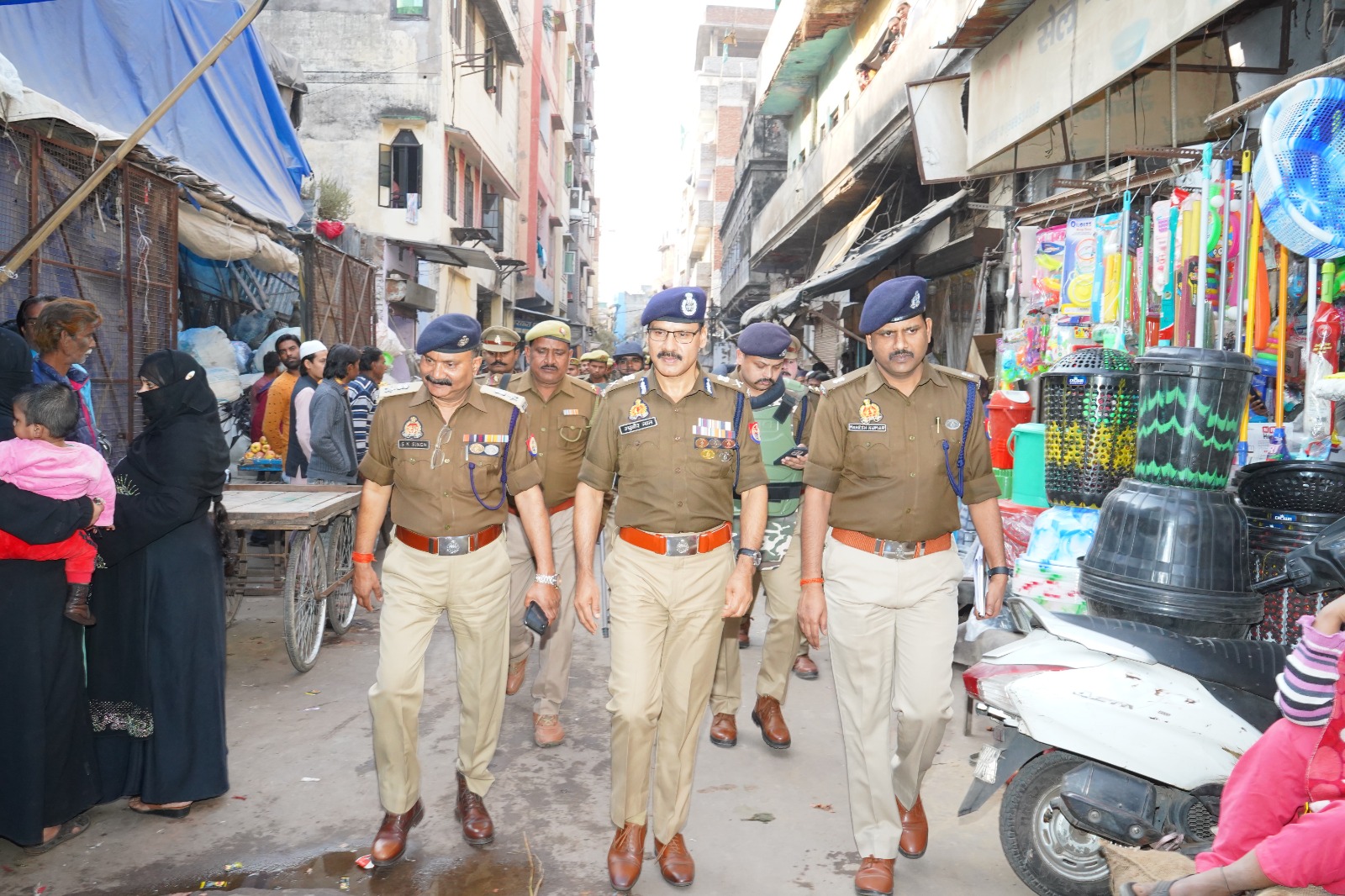 पुलिस आयुक्त ने सड़क पर निकल कराया सुरक्षा का अहसास