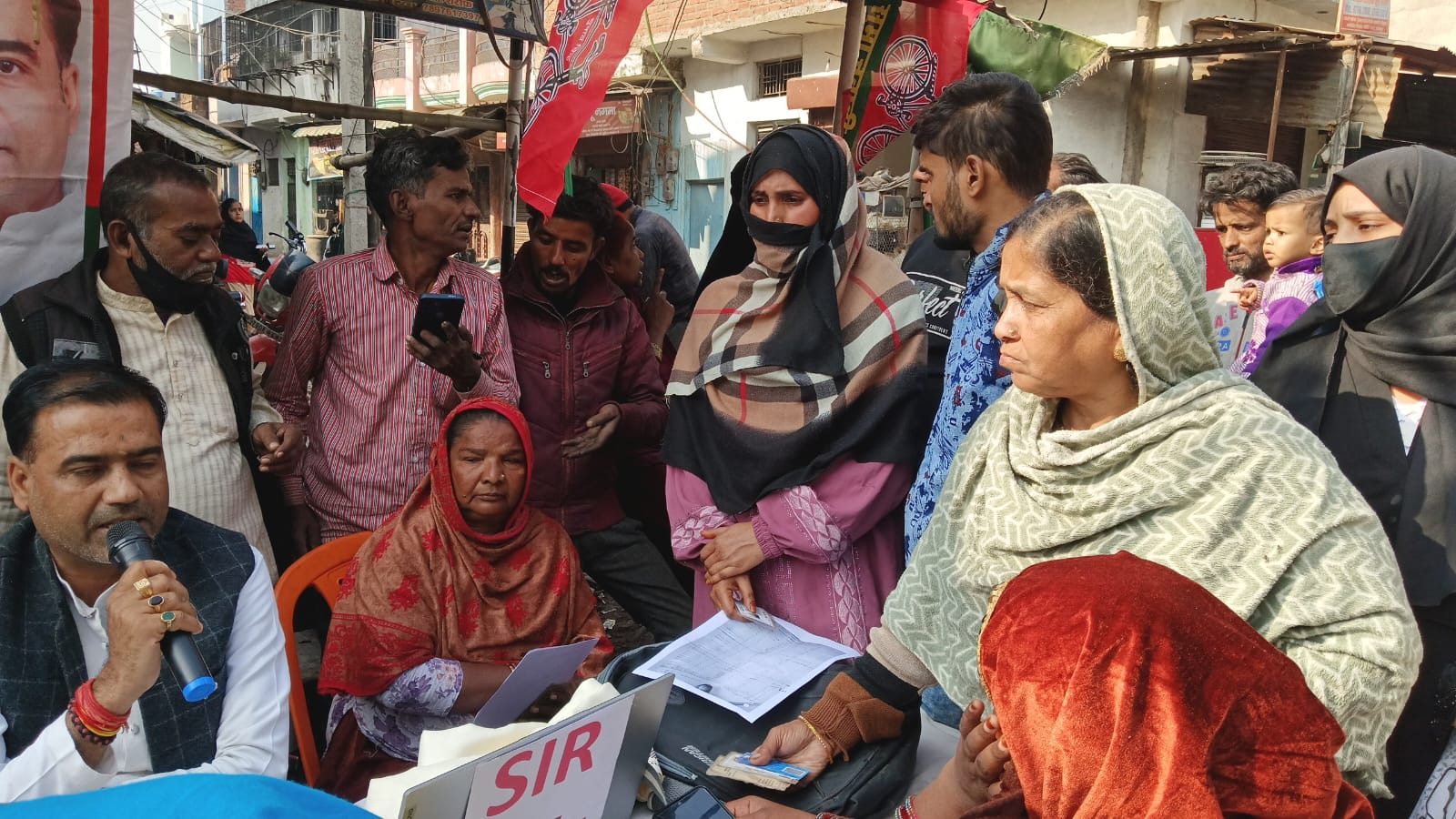 SIR- भाजपाईयों से गली-गली मोर्चा लेने को निकले सपाई