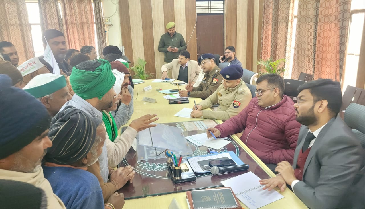 सीधा संवाद कर डीएम ने जीता आम लोगों का दिल