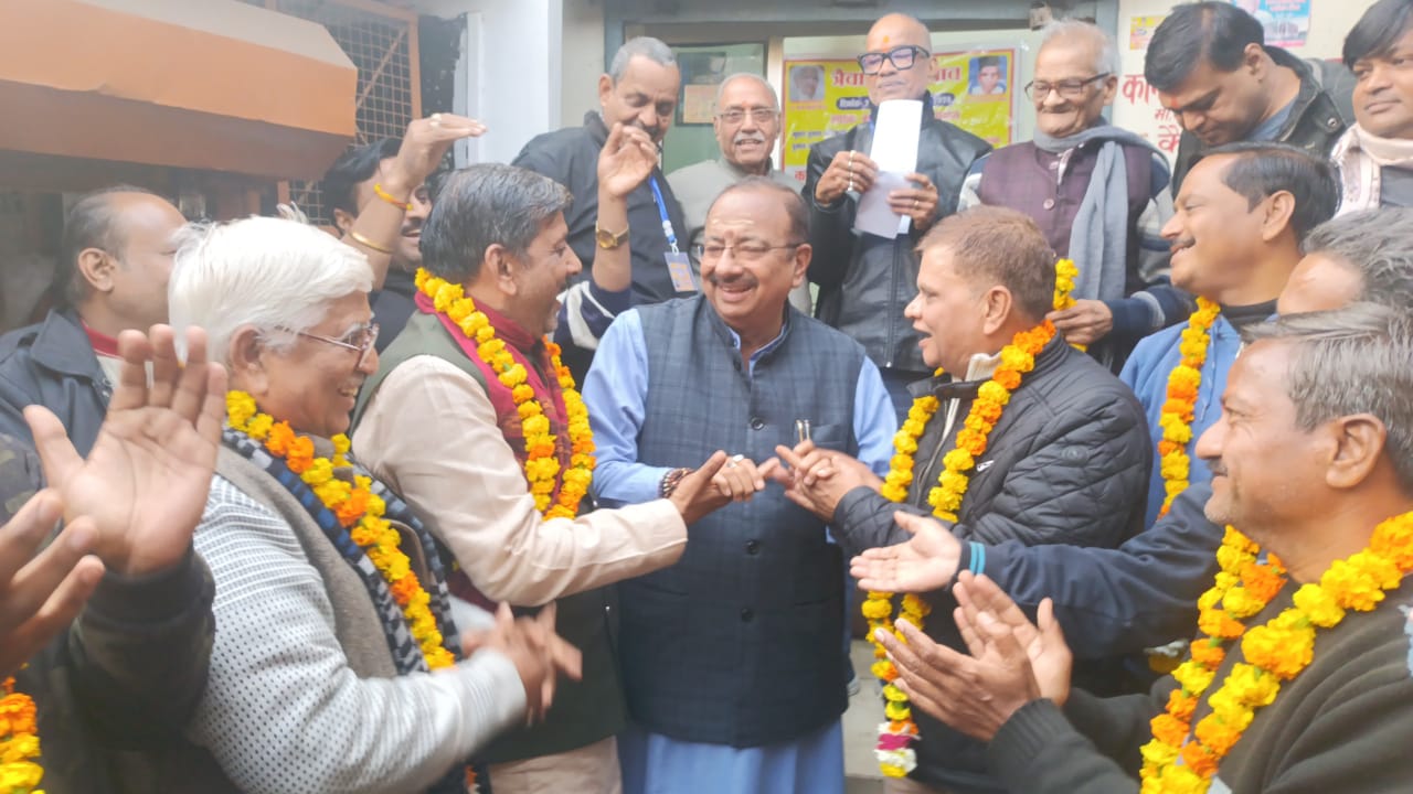 यहां तो प्रमुख पदों पर नहीं आया कोई सामने