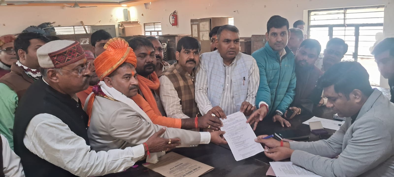 Politics: भाजपा ने बीस साल बाद खत्म की सपा की बादशाहत