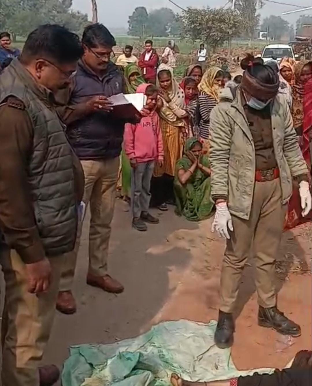 Murder: तीन बीघा जमीन के लिये महिला को मार डाला