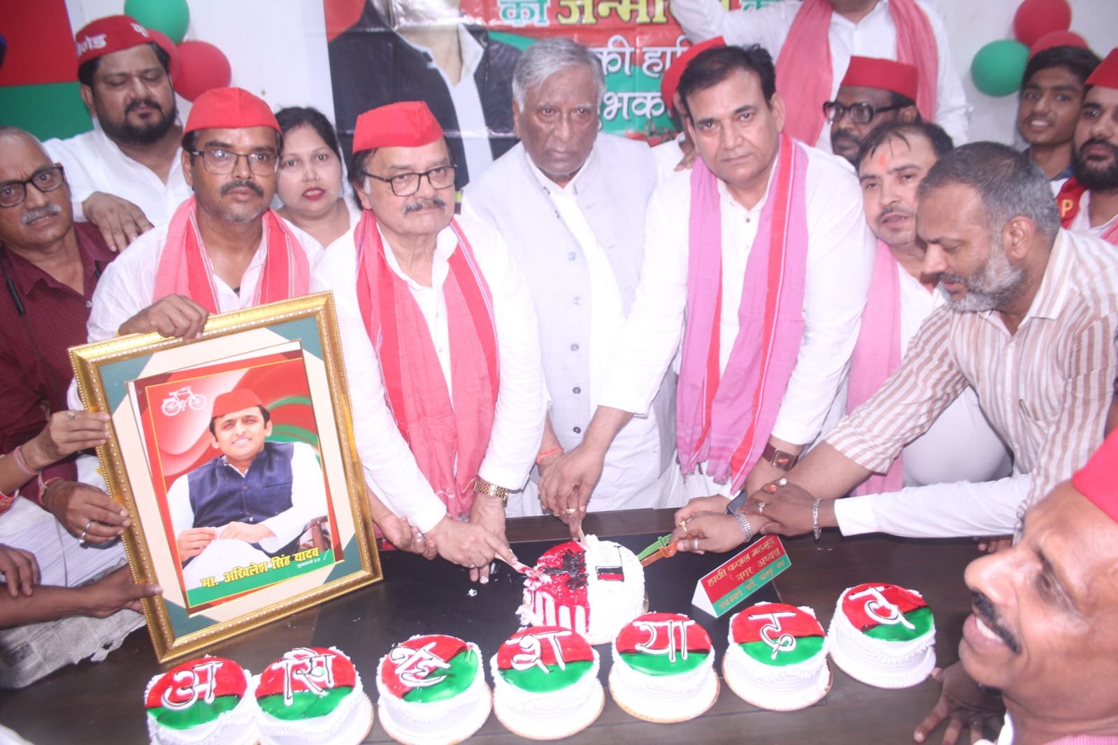 अखिलेश के जन्मदिन पर किये अमरनाथ जी के दर्शन,रोपा पौधा