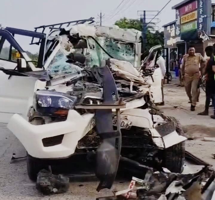 कानपुर-प्रयागराज हाईवे पर ट्रक से टकराई स्कार्पियो, तीन की मौत