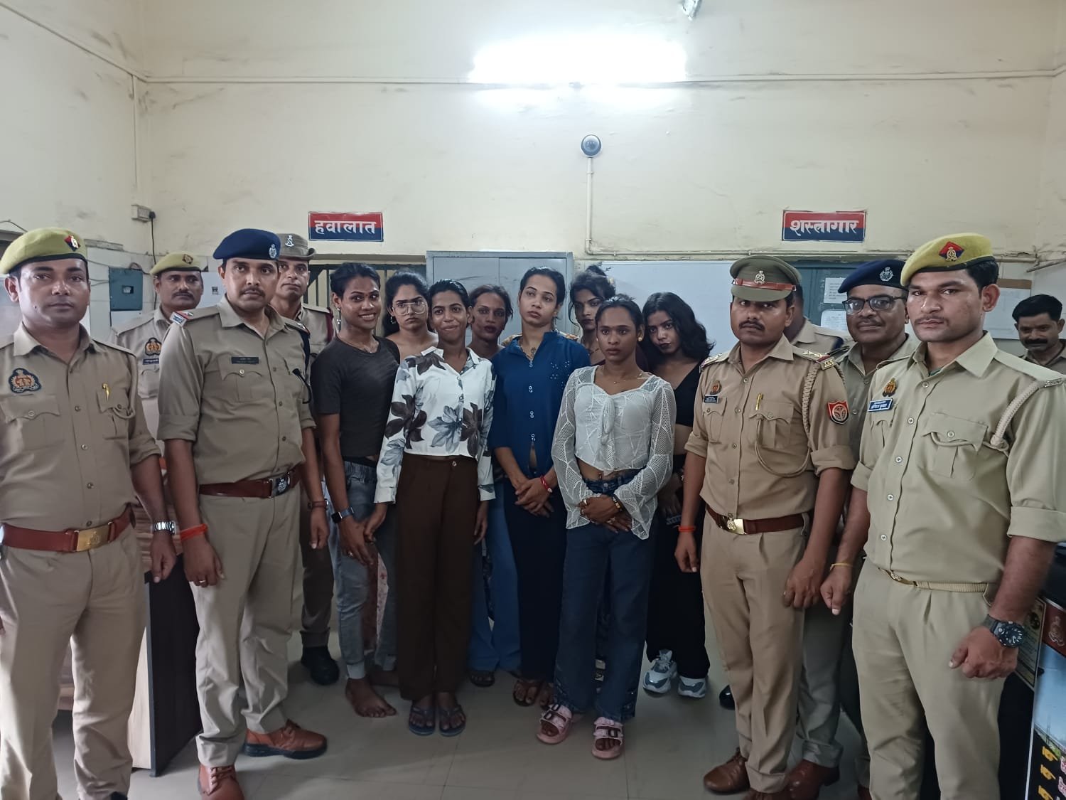 यात्रियों से अभद्रता करने वाले किन्नरों के खिलाफ अभियान, नौ गिरफ्तार
