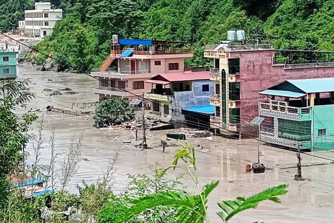 पांच सौ के पार पहुंची नेपाल में मरने वालों की संख्या
