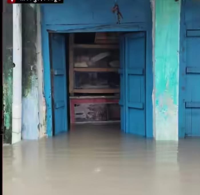Chitrakoot: नहीं थमा मंदाकिनी का कहर, मानिकपुर के कई मोहल्ले बने टापू